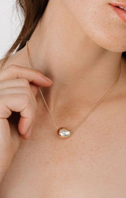 Ettika Crystal Dot Pebble Pendant Necklace ~ Gold