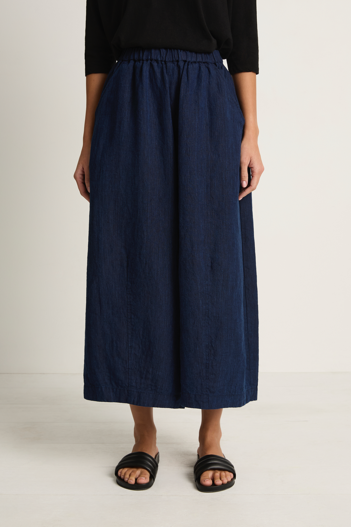 Pas De Calais Linen Indigo Chambray Pants - Navy